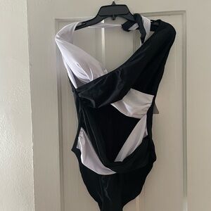 Meet Curve Plus Size One Piece Bathing Suit Summer Fashion Black And White XL